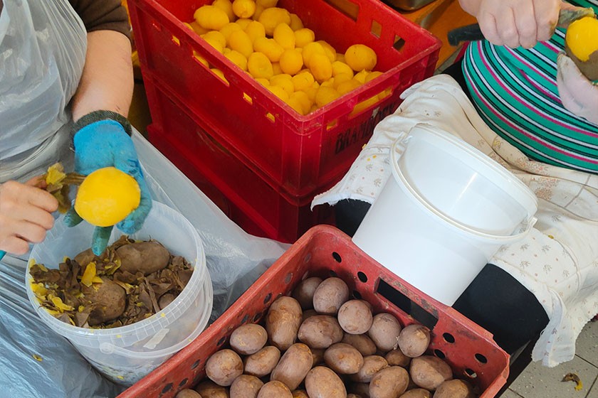 Lahůdky Pilík - Zrod salátu: Óda na dokonalou bramboru